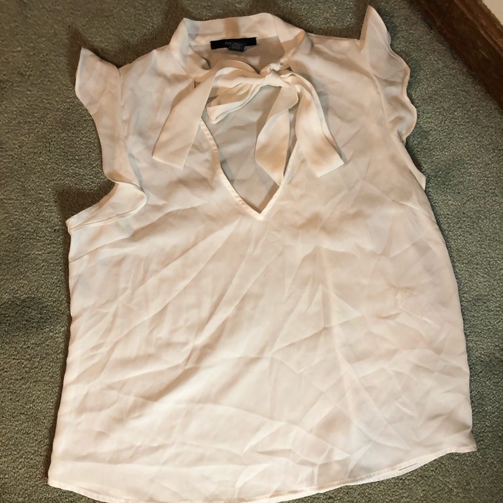Sleeveless blouse